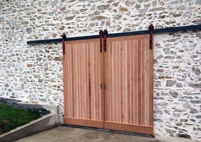 Restauration d&rsquo;une porte bois d&rsquo;atelier
